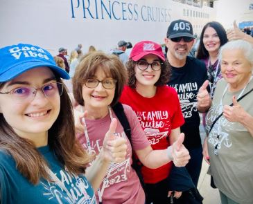 Carolyn Joan Covel with her son Tracy, daughter-in-law Linda, daughter Tonni and grandchildren